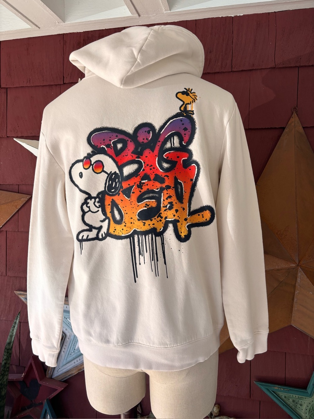 M -  X Snoopy Woodstock Graffiti Big Deal Hoodie Size M